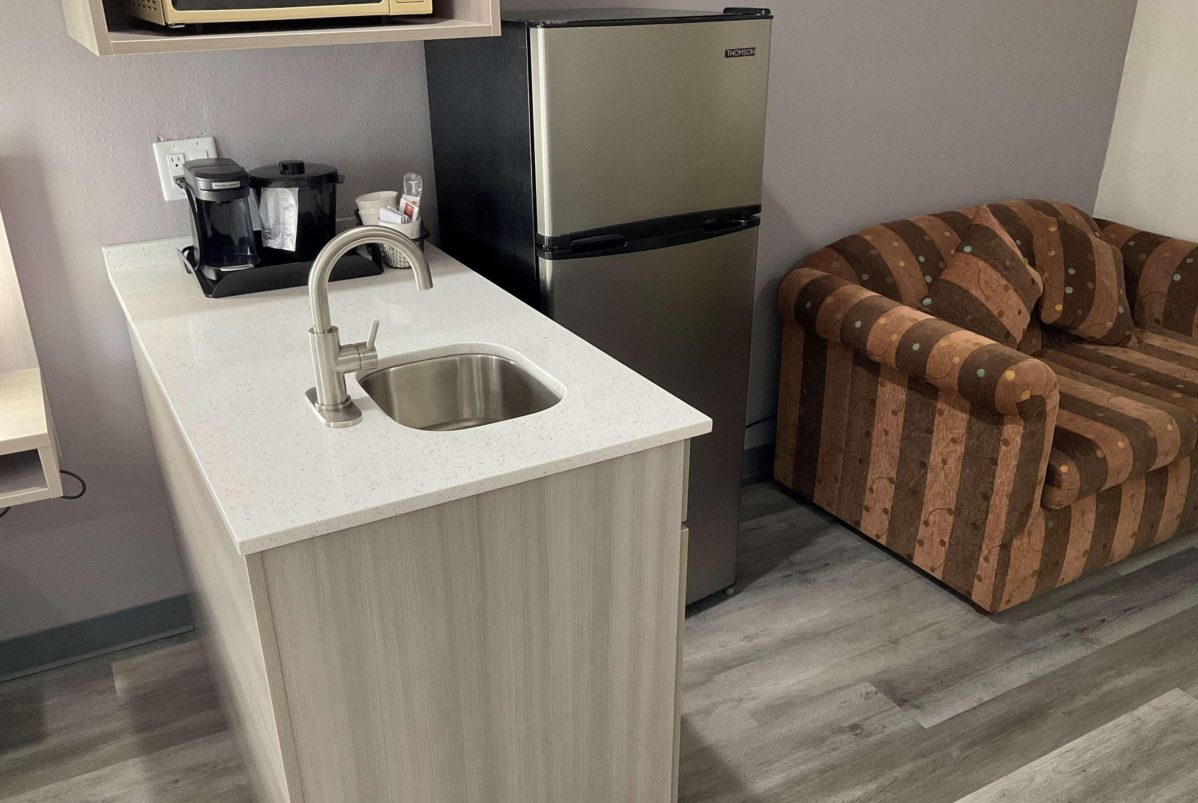 Microtel Inn And Suites Кларксвил Екстериор снимка